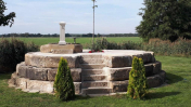 Natursteinmauer und Pfeiler - Gartengestaltung mit Naturstein von Steinmetz Starke 