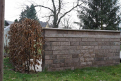 Natursteinmauer und Pfeiler - Gartengestaltung mit Naturstein von Steinmetz Starke 